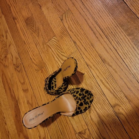 Mules - Picture 2 of 3